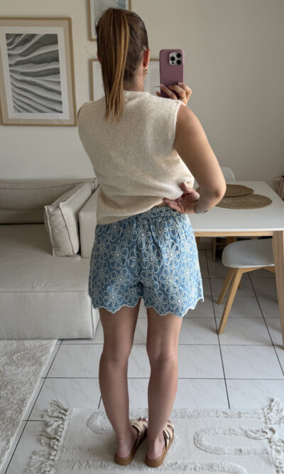 Short 100% coton bleu fleurs brodés