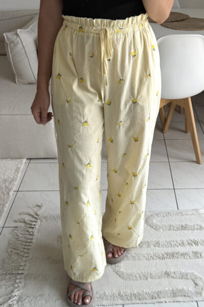Pantalon ample jaune motifs citrons