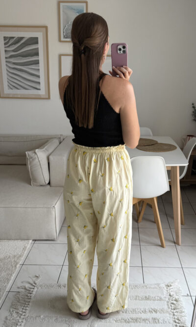 Pantalon ample jaune motifs citrons