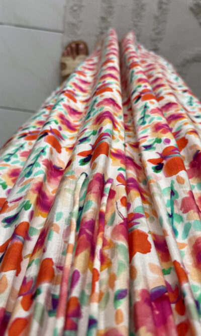 Robe longue ample colorée et fleurie
