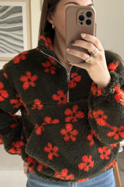 Sweat moumoute kaki et fleurs oranges