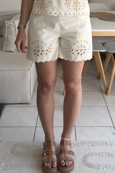 Short beige crème coton effet lin et broderies