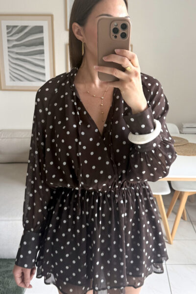 Robe courte fluide marron à pois