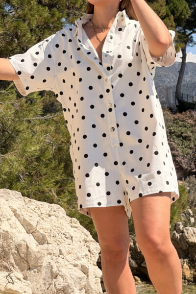 Combishort oversize blanche à pois noirs