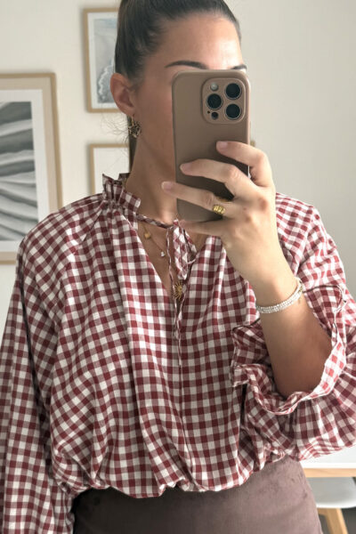 Blouse bordeaux à carreaux vichy pour femme et aux manches bouffantes