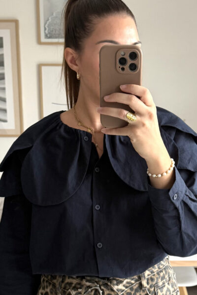 Chemise bleu nuit en coton, col XXL fleur